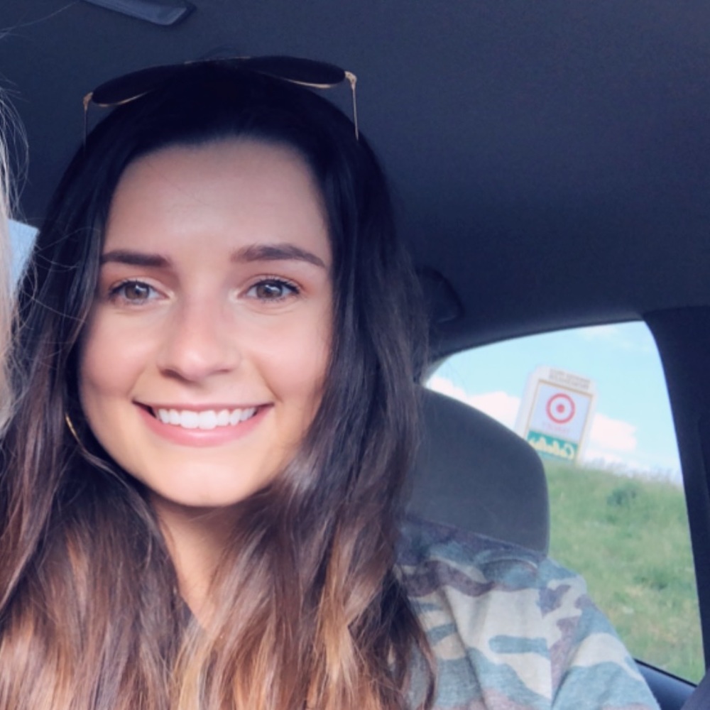 Meet your Posher, Kelly